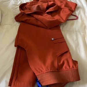 Figs medium auburn set